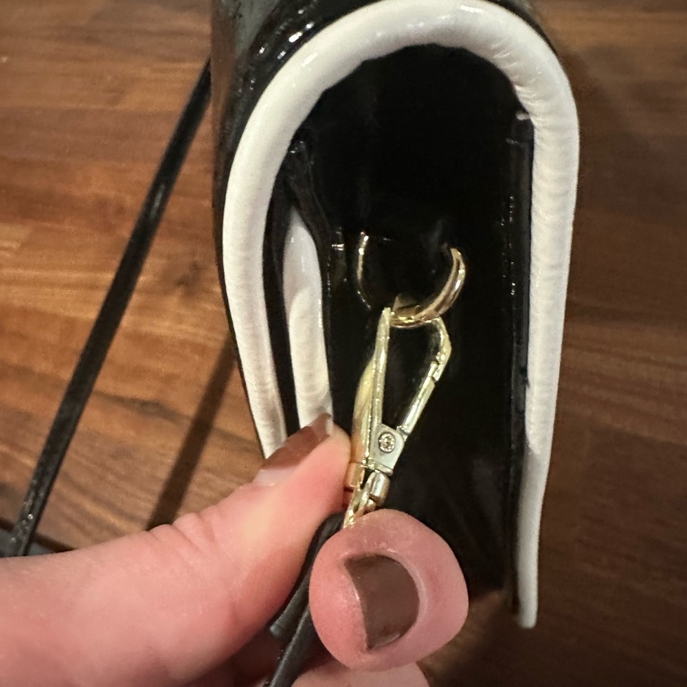 Purse - Picture 6 of 7